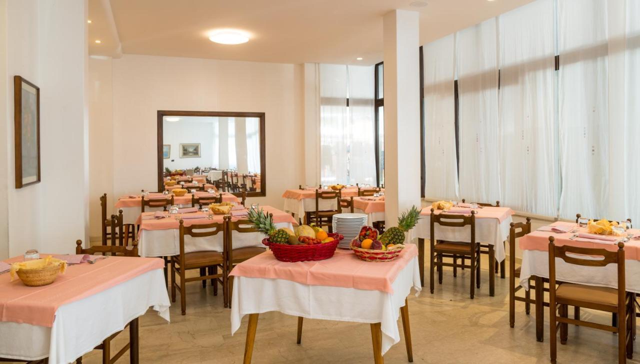 Residence Alla Rotonda Τζεσόλο Λίντο Εξωτερικό φωτογραφία