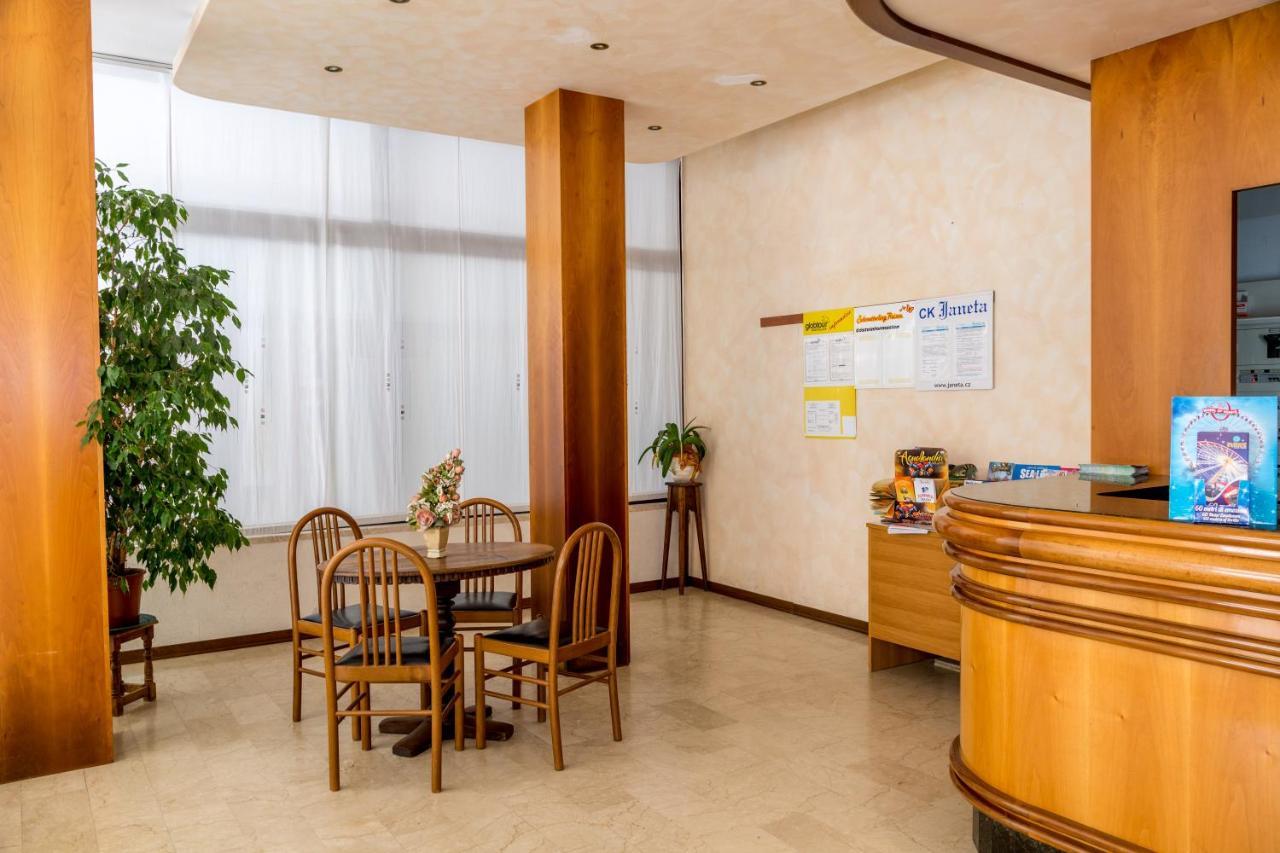 Residence Alla Rotonda Τζεσόλο Λίντο Εξωτερικό φωτογραφία