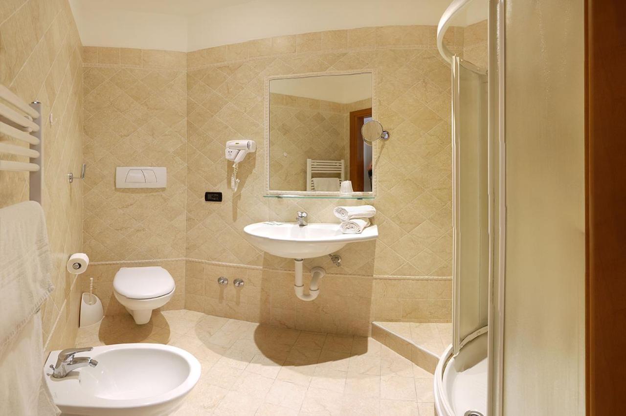 Residence Alla Rotonda Τζεσόλο Λίντο Δωμάτιο φωτογραφία