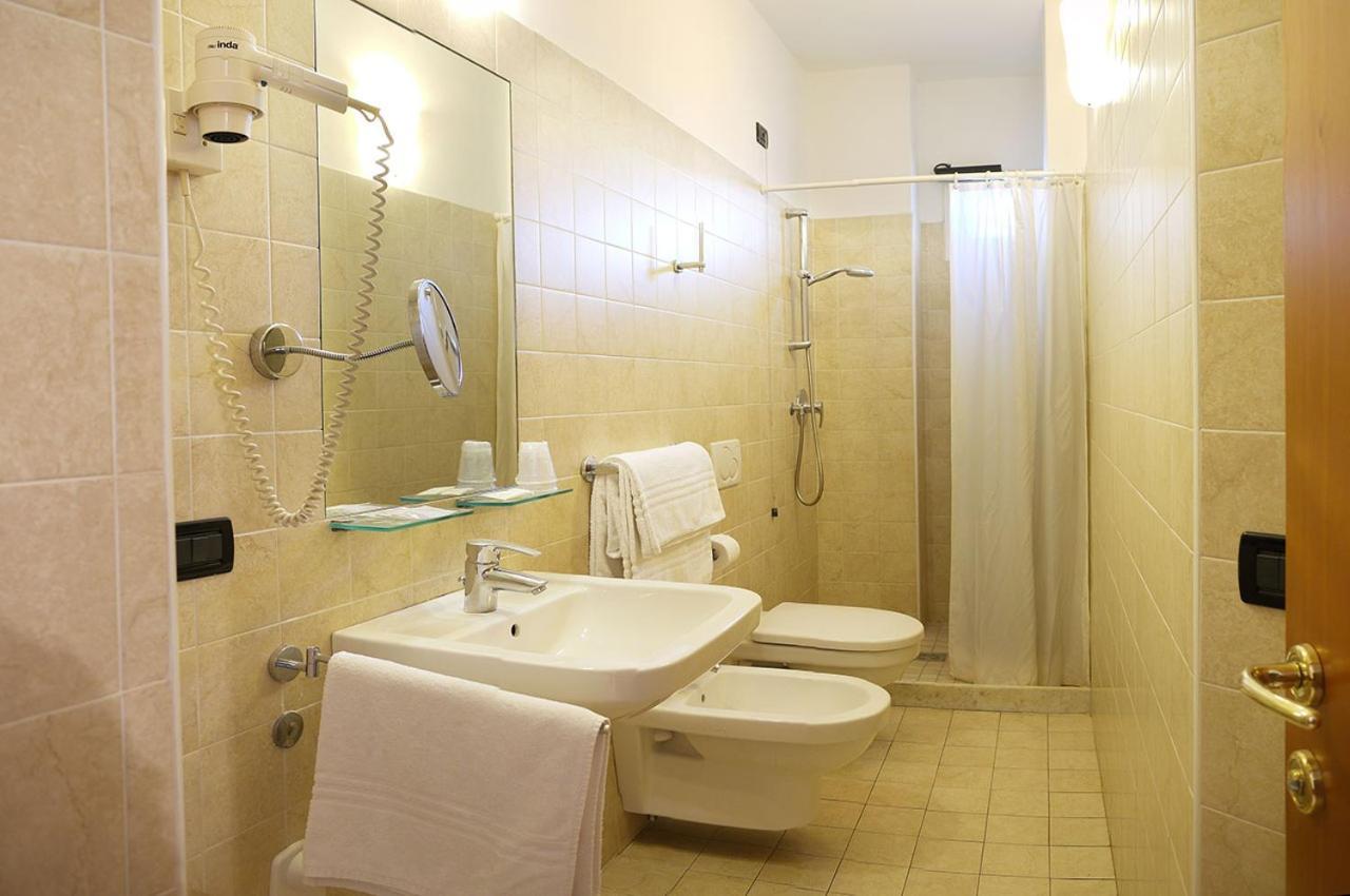 Residence Alla Rotonda Τζεσόλο Λίντο Δωμάτιο φωτογραφία