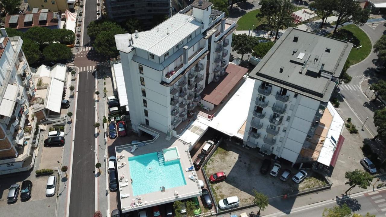 Residence Alla Rotonda Τζεσόλο Λίντο Εξωτερικό φωτογραφία
